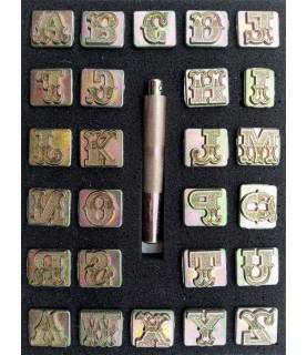 Outils travail du cuir - kit alphabet western vue haut